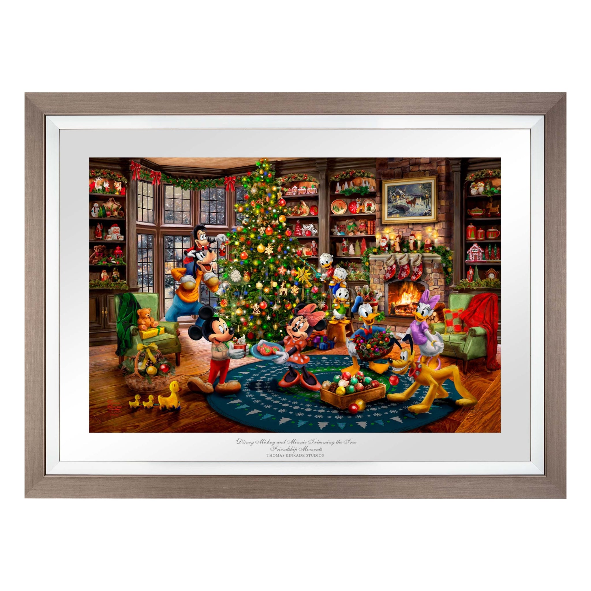 A heartwarming holiday scene where Mickey, Minnie and their friends gather to celebrate the season. Mickey and Minnie enjoy hot cocoa inside a cozy cottage while taking a break from decorating.
Frame: Space Gray