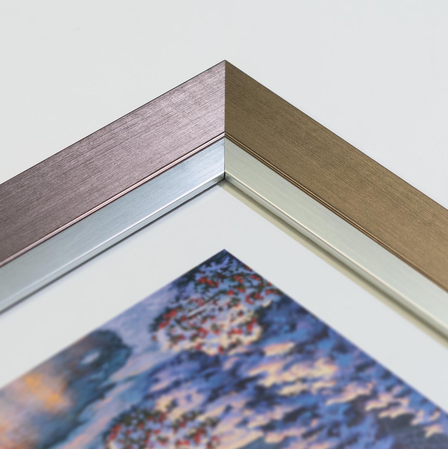 Space Gray Frame Corner Sample