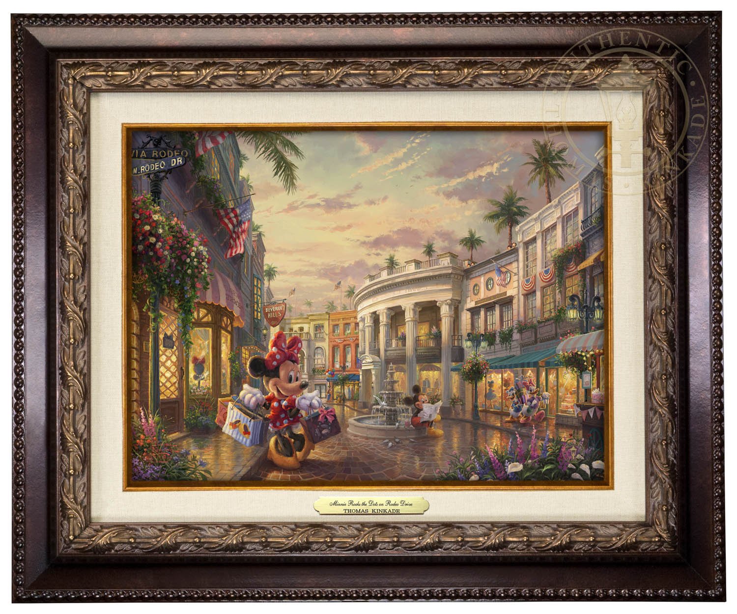 Minnie knows that a day full of shopping on Rodeo Drive isn’t complete without the perfect ensemble - Aged Bronze Frame.