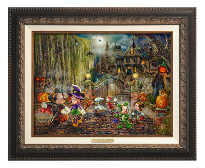 Mickey and Minnie Halloween Fun