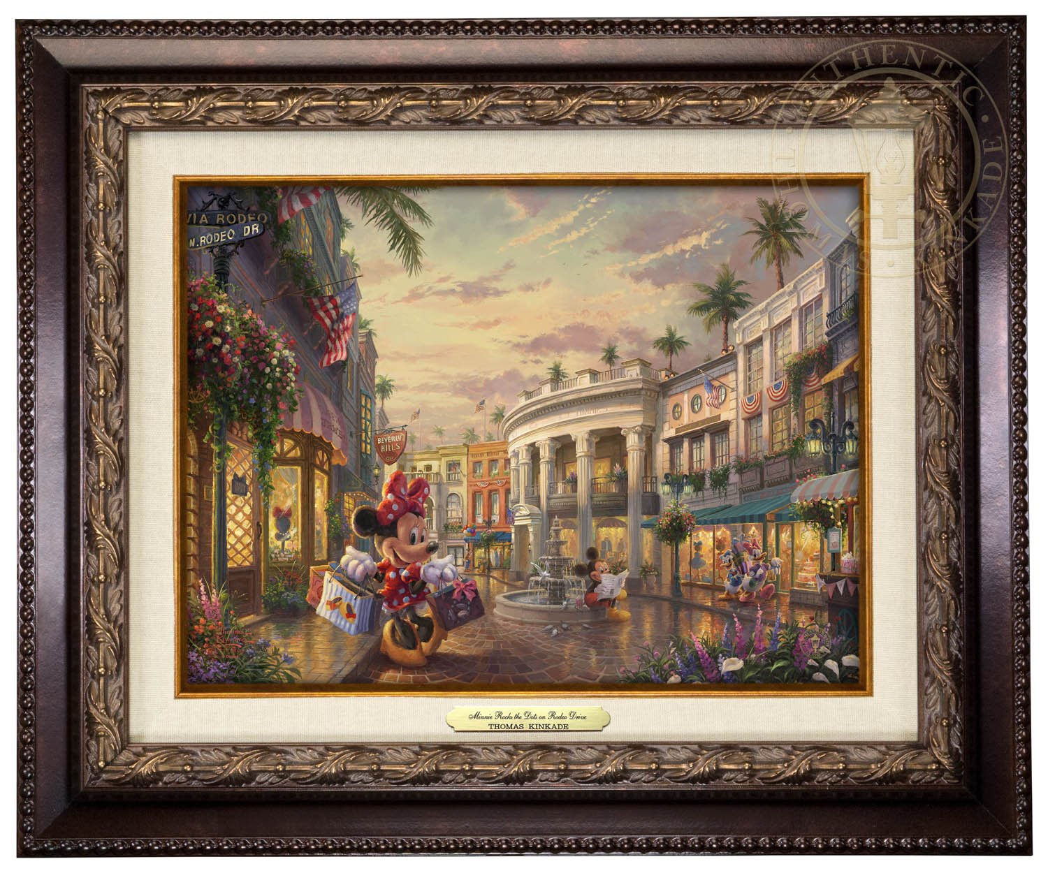 Minnie knows that a day full of shopping on Rodeo Drive isn’t complete without the perfect ensemble - Aged Bronze Frame.
